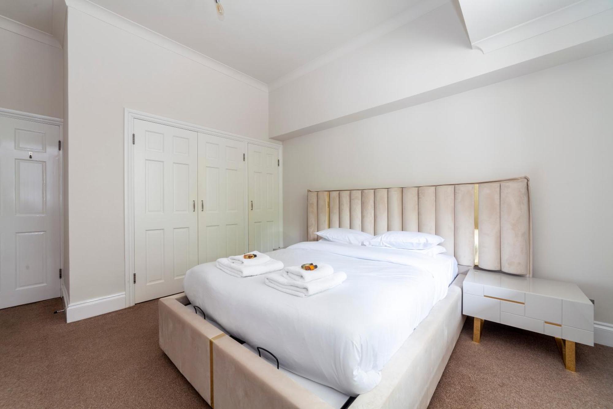 Captivating 3br Flat, 5 Min To Hyde Park * Londra